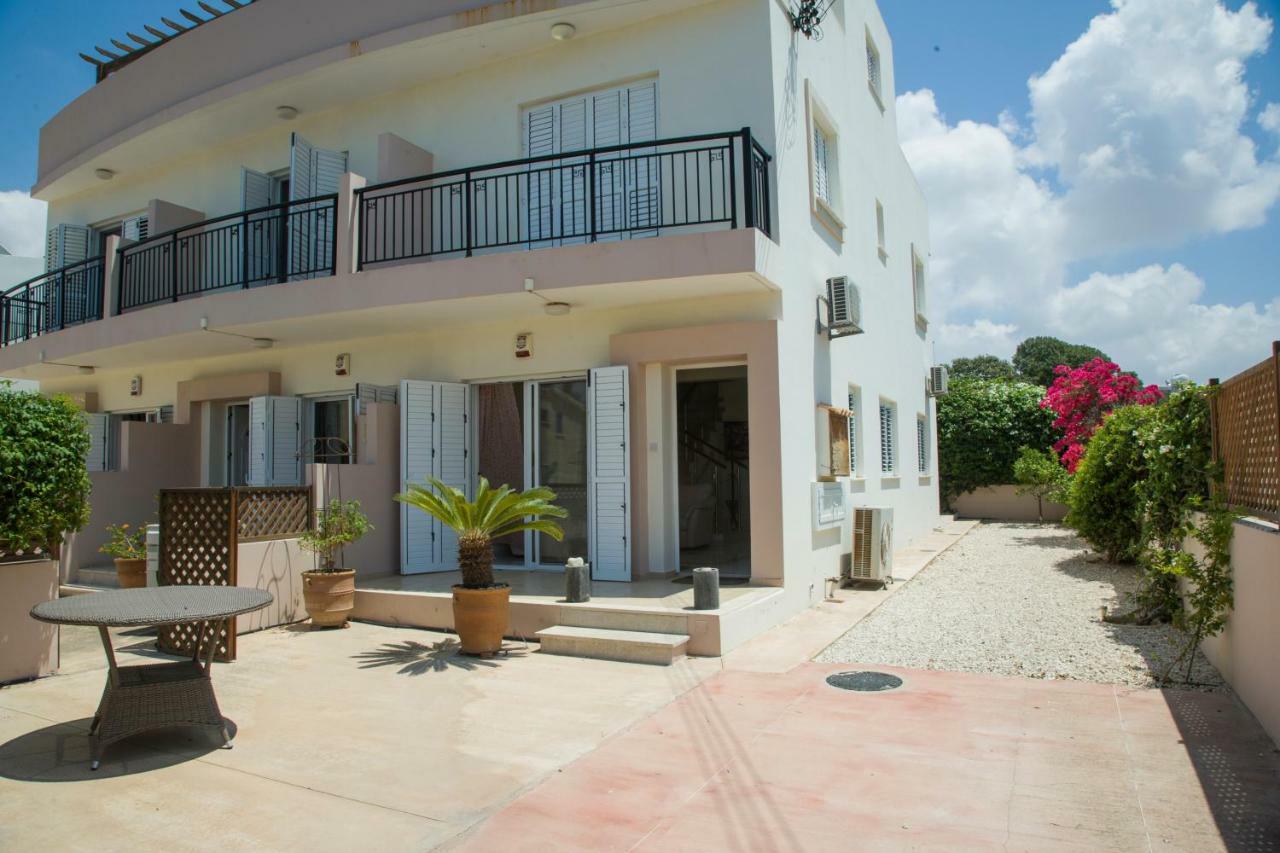 The Paradise Townhouses By Taimoura Paphos Eksteriør billede