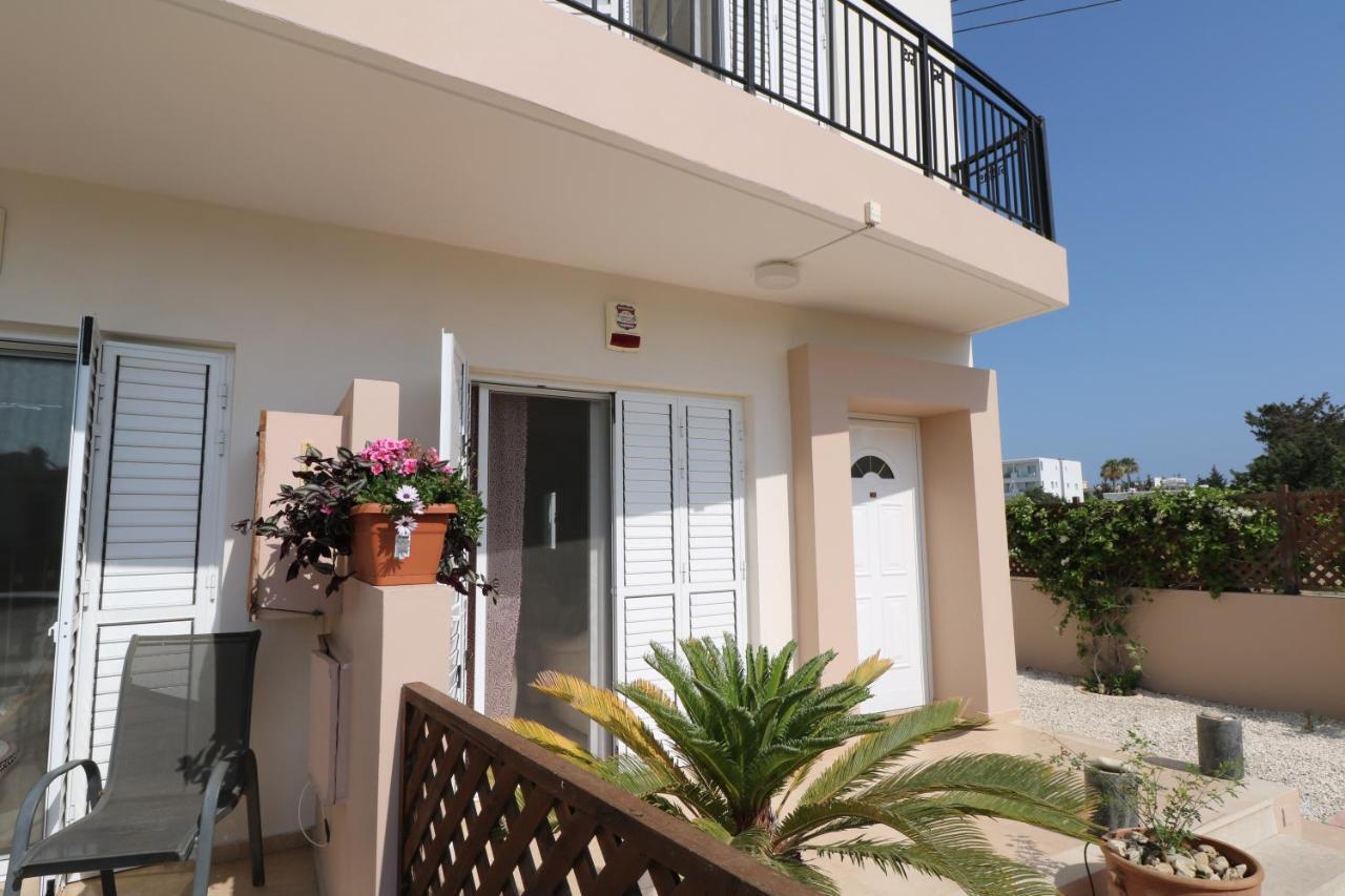 The Paradise Townhouses By Taimoura Paphos Eksteriør billede