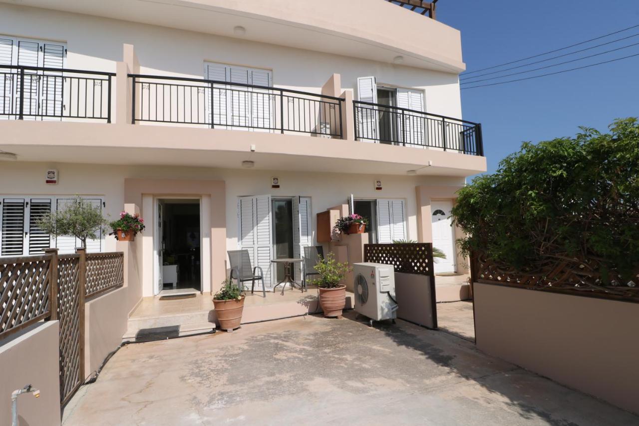 The Paradise Townhouses By Taimoura Paphos Eksteriør billede