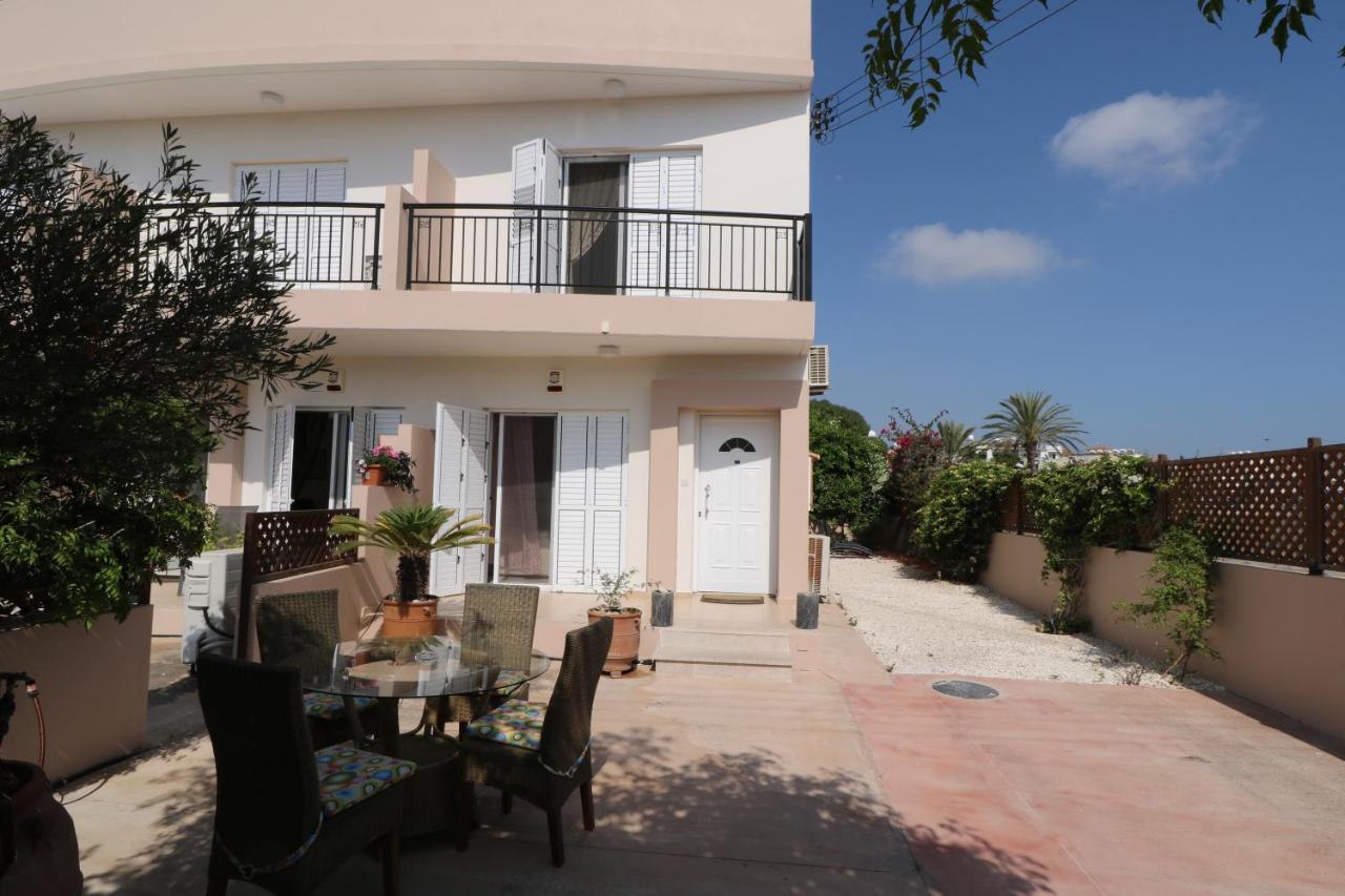 The Paradise Townhouses By Taimoura Paphos Eksteriør billede